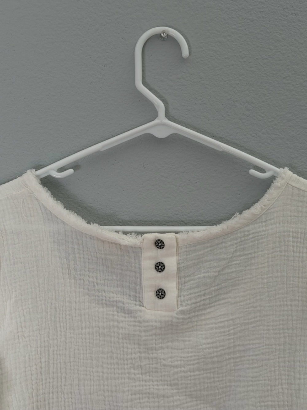 POL White Ruffle Sleeve Linen Textured Camisole- Size Large - Picture 4 of 8